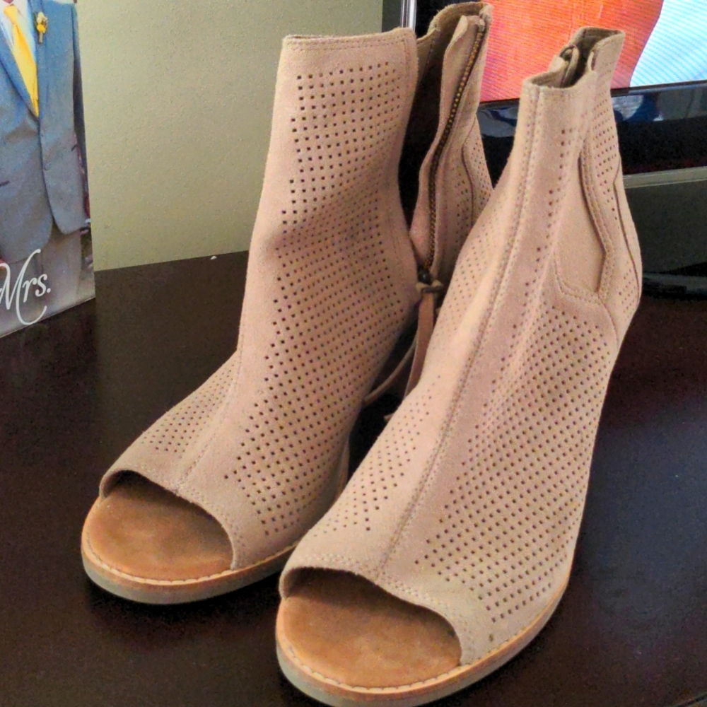 Women's Booties